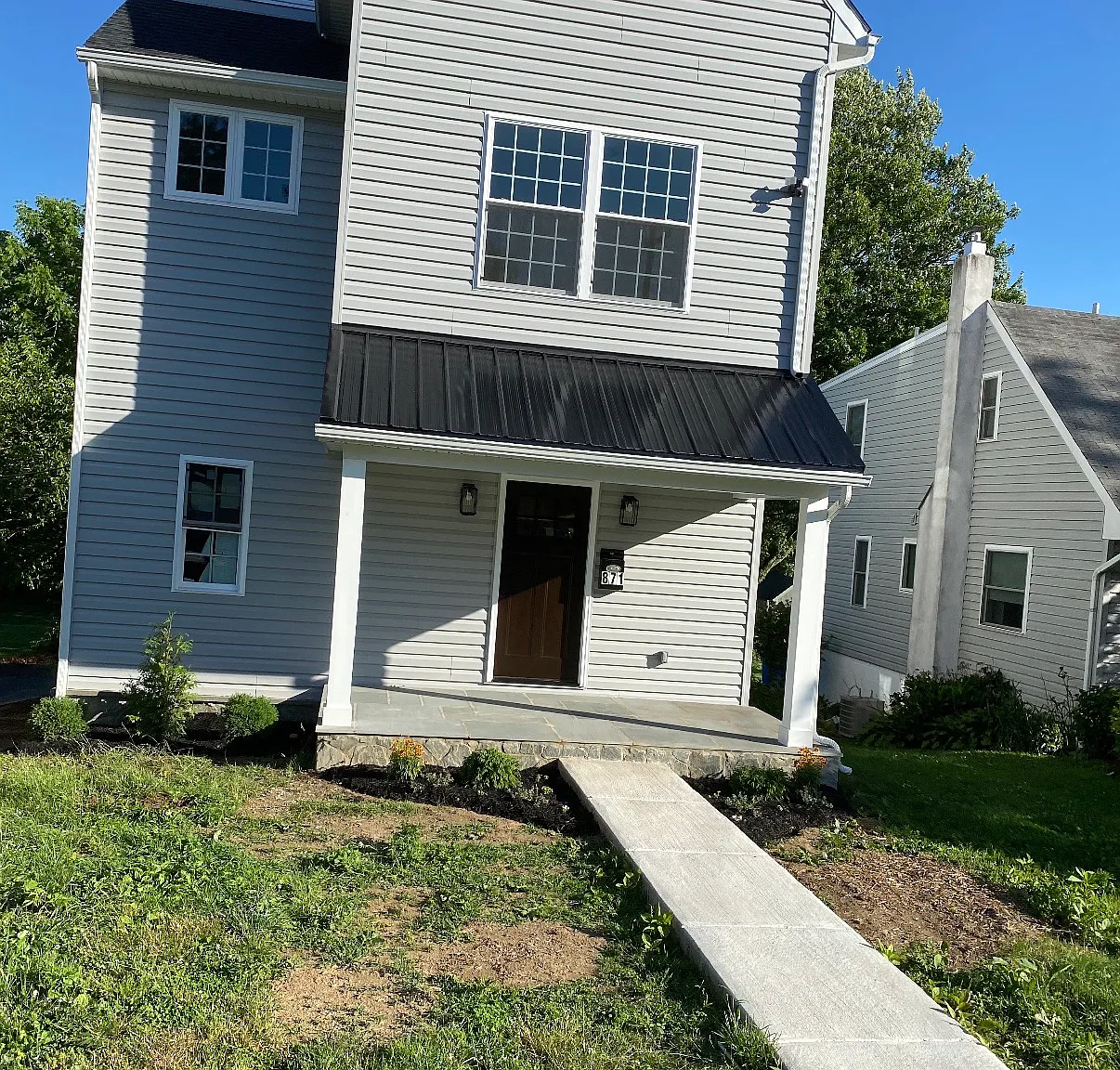 4 bed, 2.5 bath, 2186 sqft, $4,200 — Photo 2