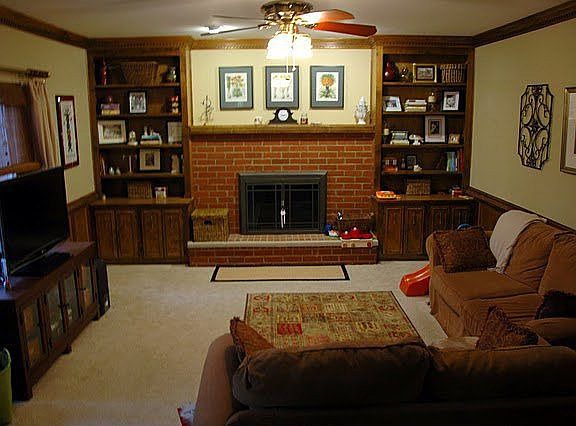 2nd image of 4194 Knollcrest Cir N