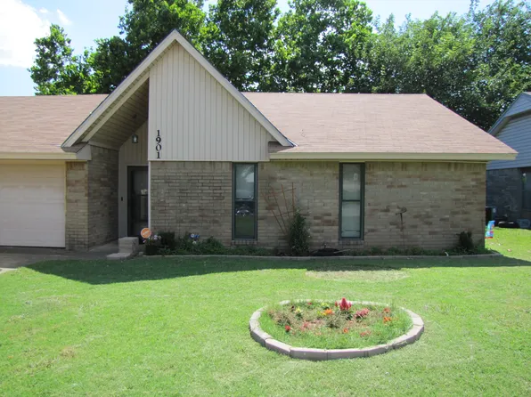 1901 Shenandoah Dr, Ardmore, OK 73401