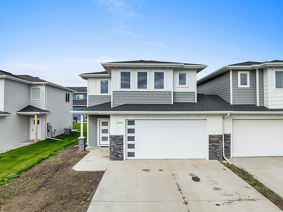 4th image of 2441 Landmark Dr