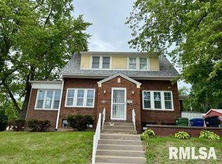 765 9th Ave S, Clinton, IA 52732