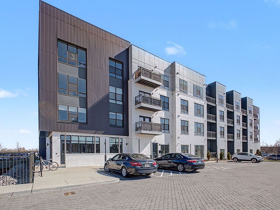 1st image of 1677 54th Ave N APT 120