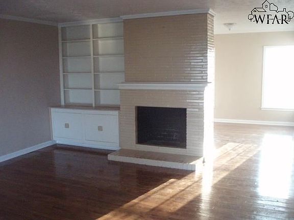 3rd image of 4114 Rivercrest Dr