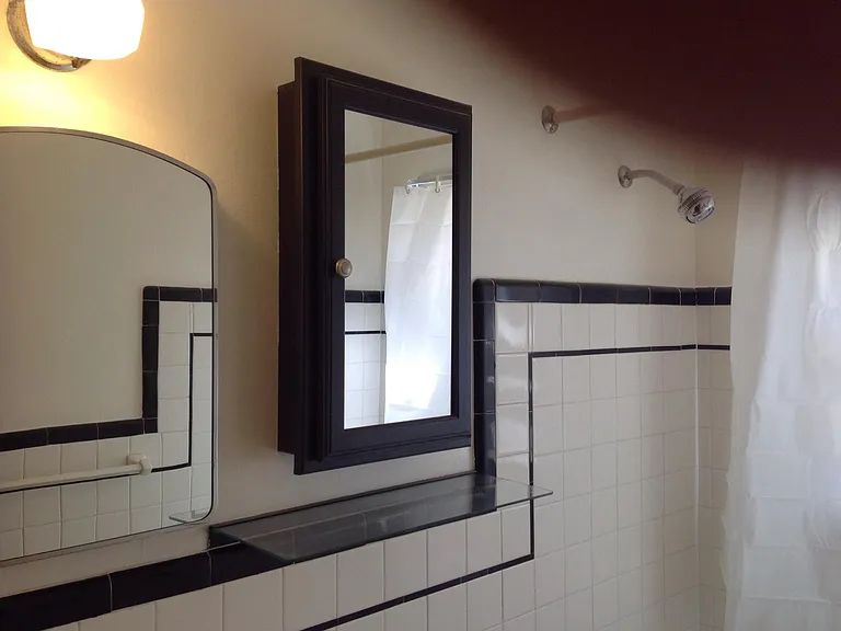 Ceramic tile bathroom (2)