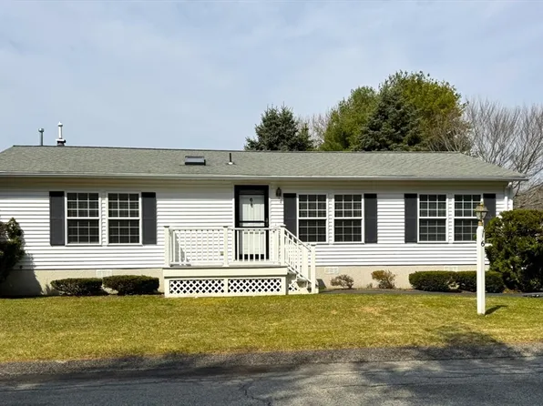 6 Edgewood Dr, Bridgewater, MA 02324