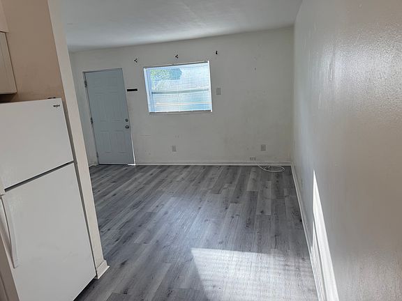 5th image of 1415 E 98th Ave APT B