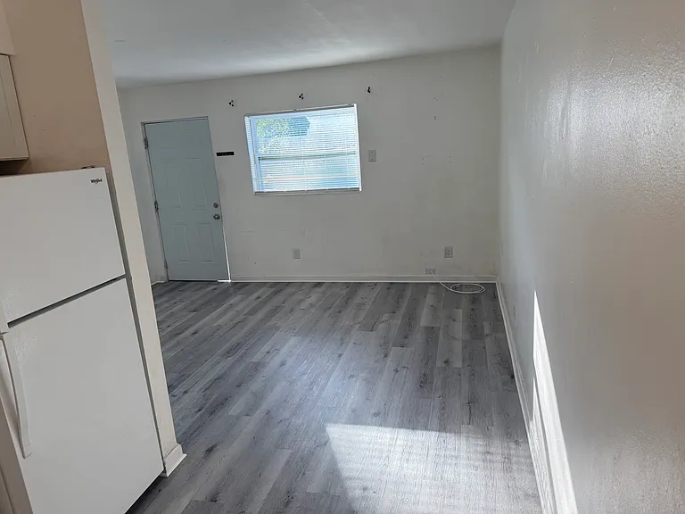 1415 E 98th Ave #B — Photo 5