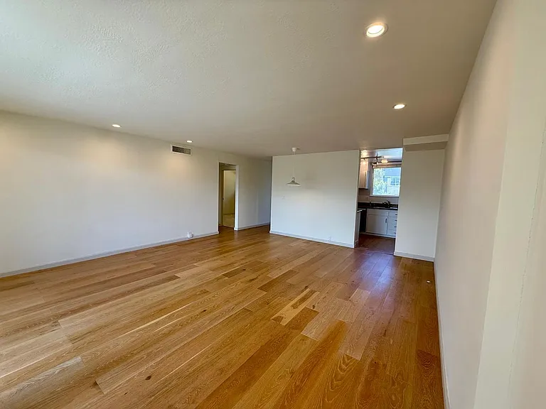 30 Andrew Dr #121 — Photo 6