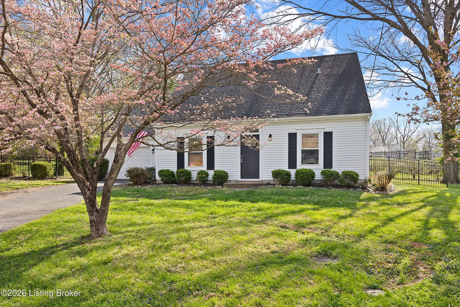 3103 Carriage Hill Dr photo 1