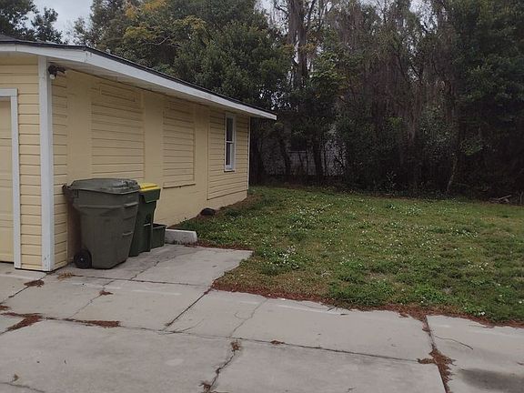 4th image of 320 S 4th St