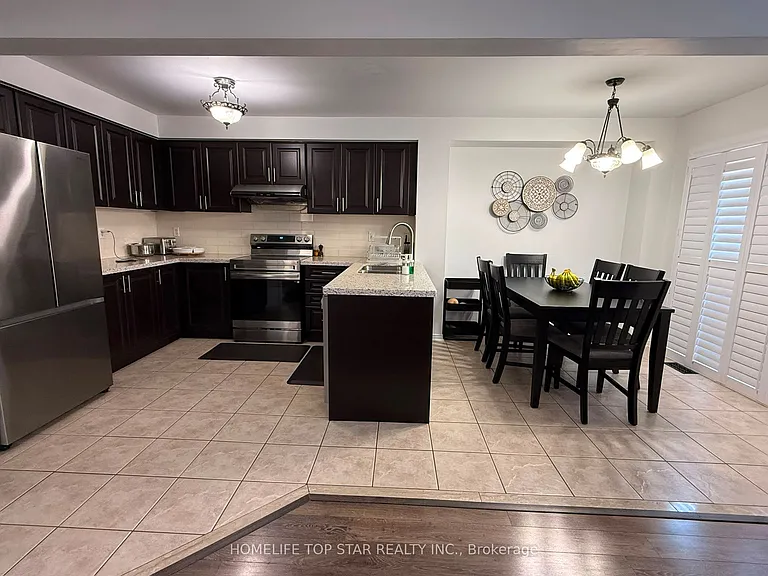 46 Ferncastle Cres — Photo 3