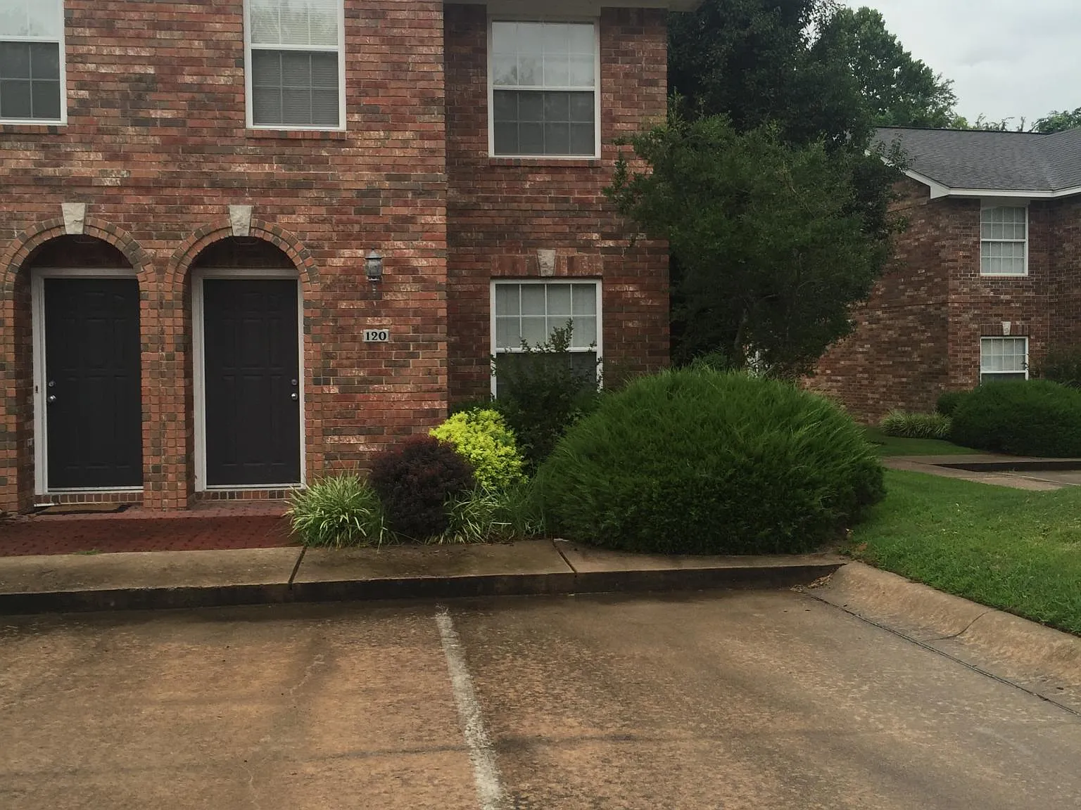 2 bed, 1.5 bath, 1100 sqft, $1,025 — Photo 3