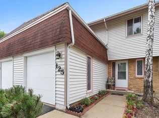 125 Pamela Dr, Bolingbrook, IL 60440