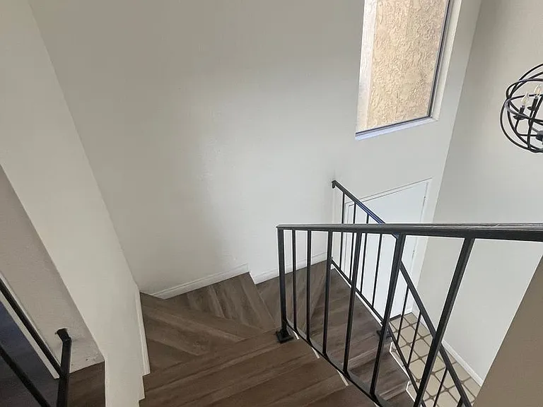 555 Azusa Ave #15 — Photo 7
