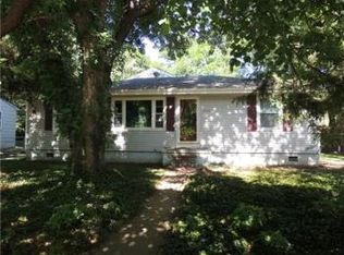 409 SW Mission Rd, Lees Summit, MO 64063