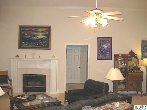 4th image of 3602 White Oak Dr