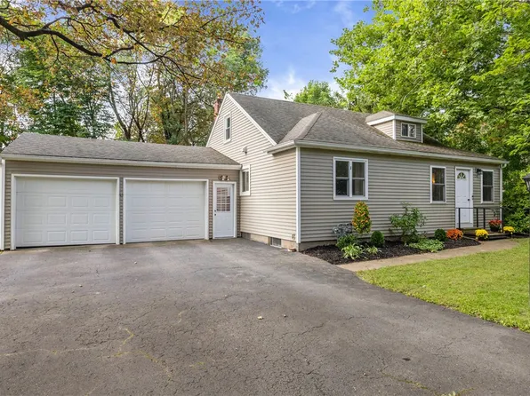 421 Bayside Dr, Webster, NY 14580