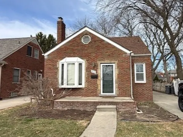 414 Moross Rd, Grosse Pointe Farms, MI 48236