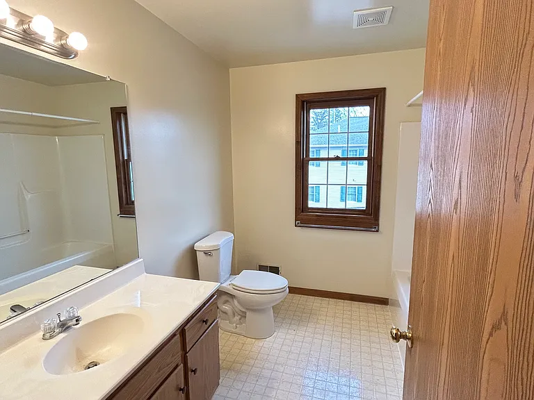 4212 Menga Dr #4 — Photo 9