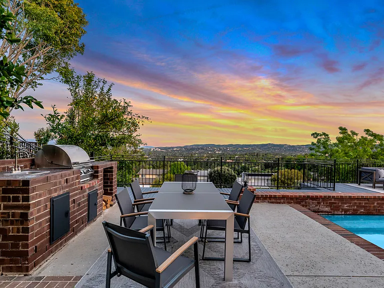 5952 Woodland View Dr — Photo 15