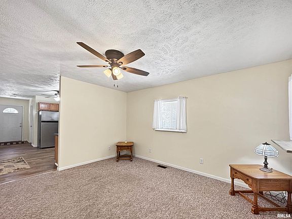 4th image of 1404 E Richwoods Blvd