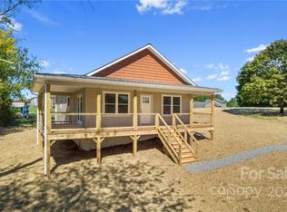 8 Split Rail Dr, Asheville, NC 28806