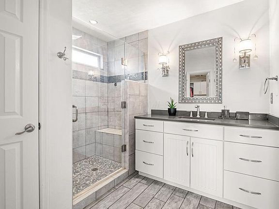 5th image of 5095 Highland Meadows Dr