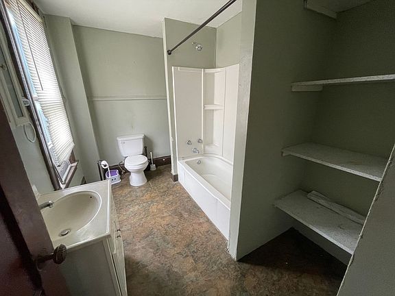 3rd image of 15 Rickard St Unit 1