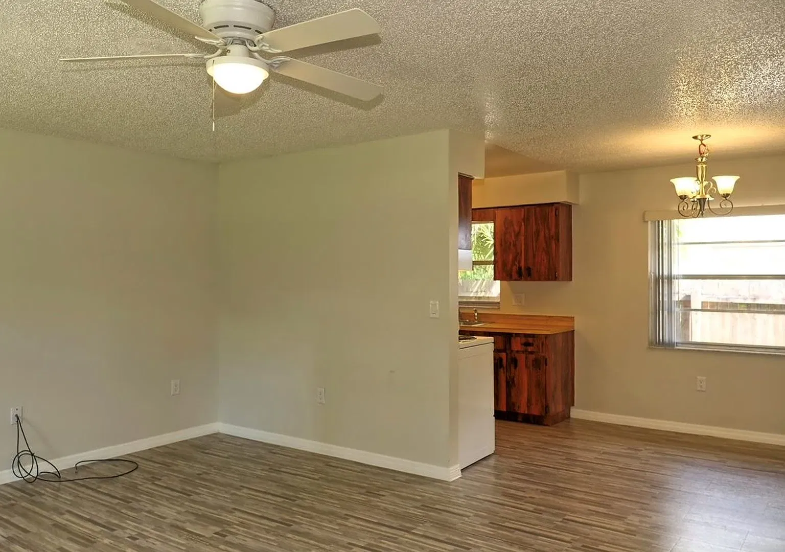 Duplex in Colonialtown — Photo 3