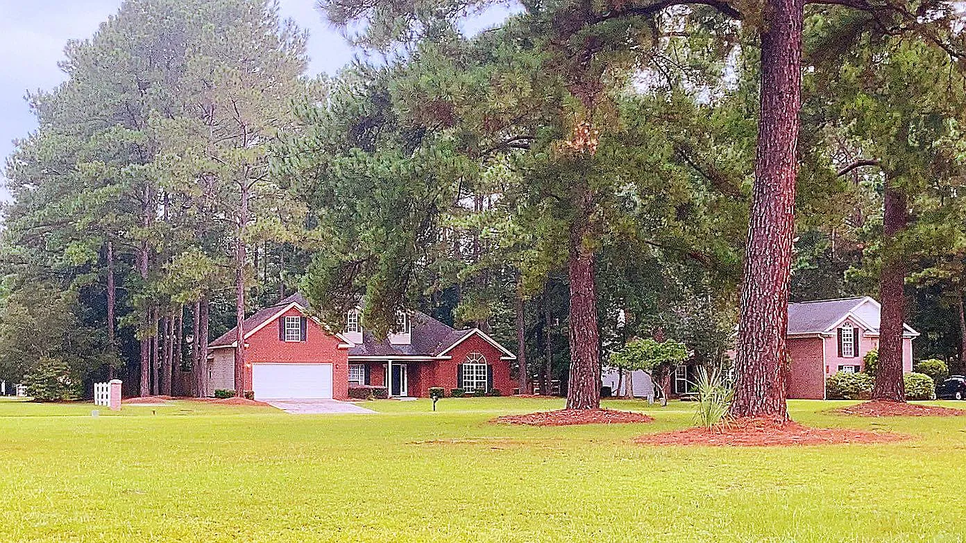 4 bed, 2300 sqft, $2,950 — Photo 1