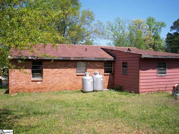 5th image of 307 Blossom Dr
