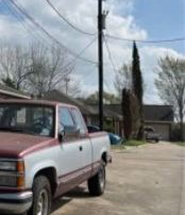 Exterior Neighborhood (street photo)