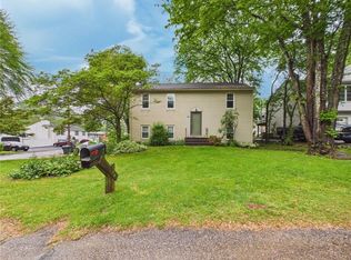 55 Betony Rd, Saunderstown, RI 02874
