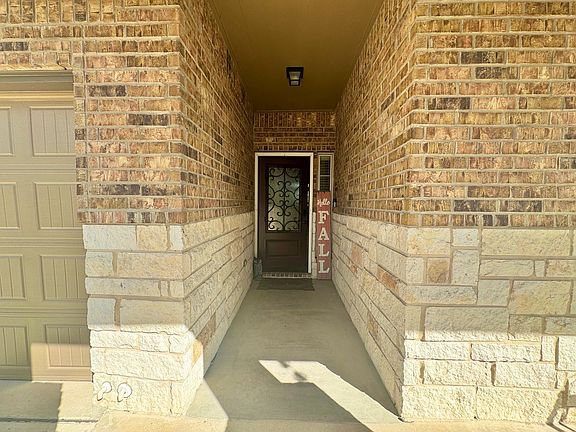 3rd image of 5260 Forest Oak