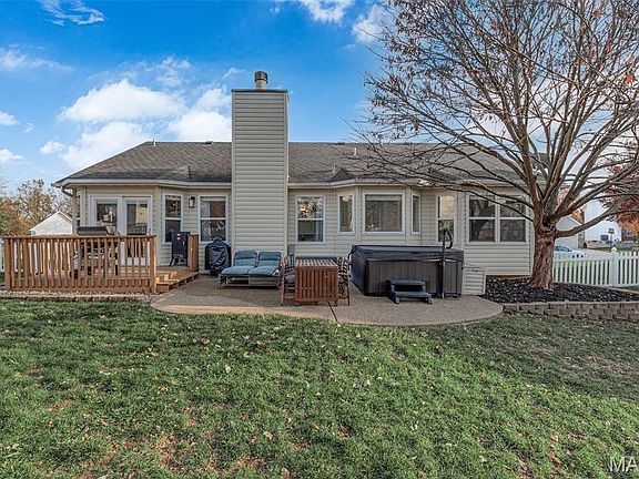 3rd image of 3409 Daybreak Ln