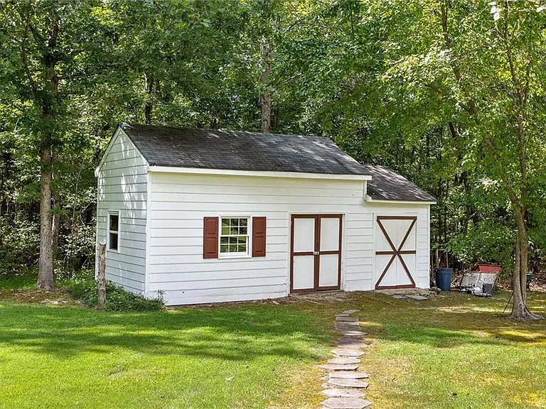 814 Duck Pond Rd — Photo 19