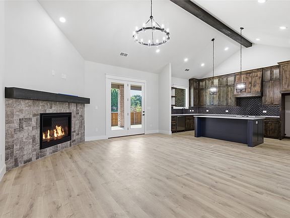 5th image of 713 Anne Rd