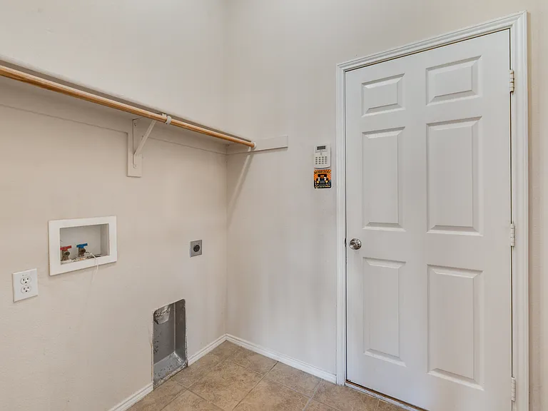 112 Singletree Ln — Photo 16