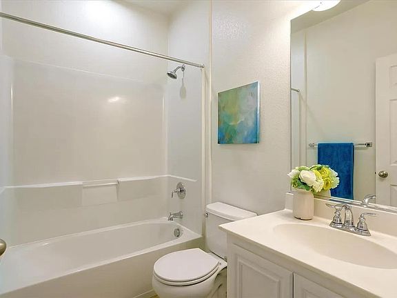 2nd Floor Bathroom