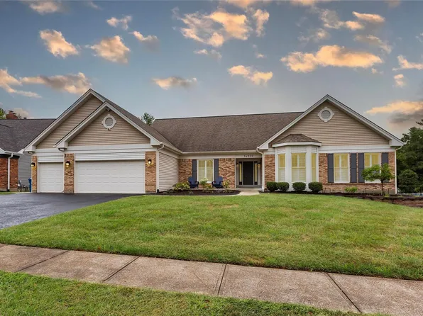14020 Forest Crest Dr, Chesterfield, MO 63017