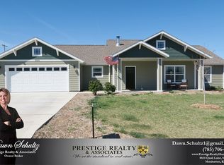 6382 Copperleaf Dr, Wamego, KS 66547