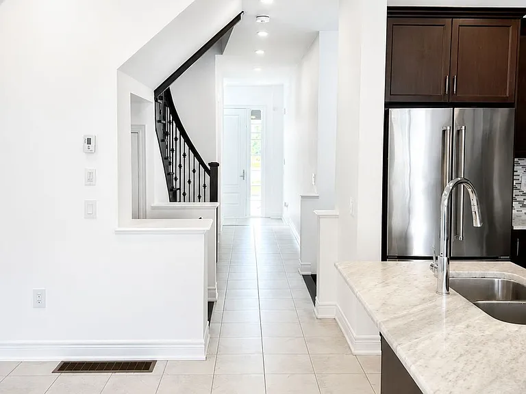 103 Drizzel Cres — Photo 8
