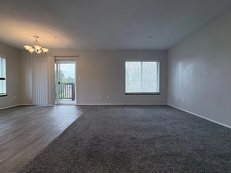 Park East & West Apartments — Photo 16