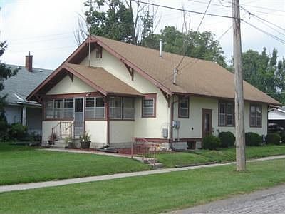2nd image of 822 7th Ave E