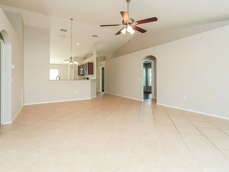 727 Barrister Dr — Photo 3