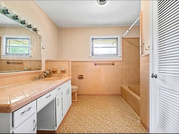5th image of 1616 Orchard Dr