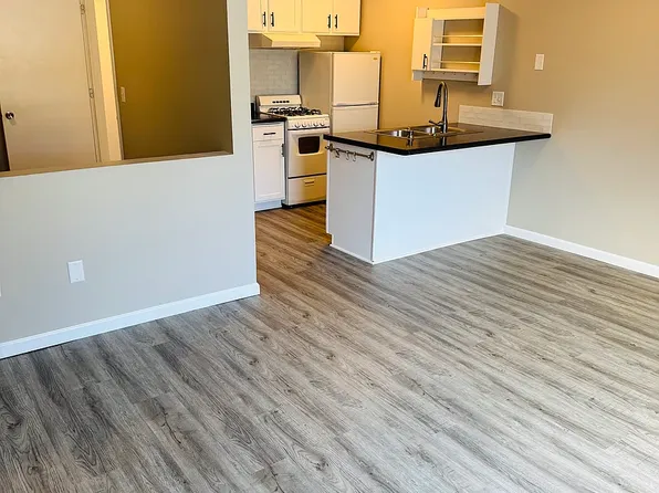 9400 Old Cedar Ave S APT 318, Bloomington, MN 55425