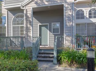 4 Chart Ln, Redwood City, CA 94065