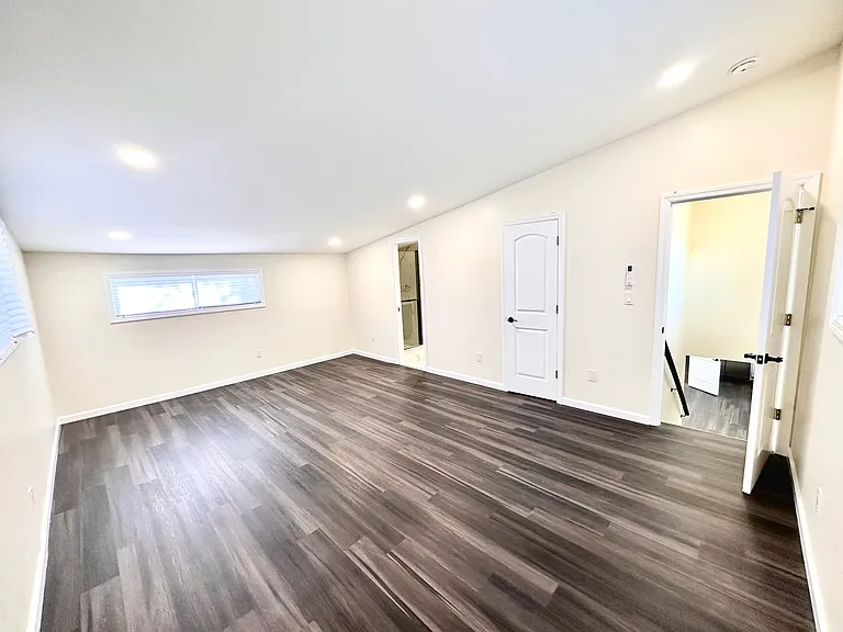 19 Primrose Ave W — Photo 15
