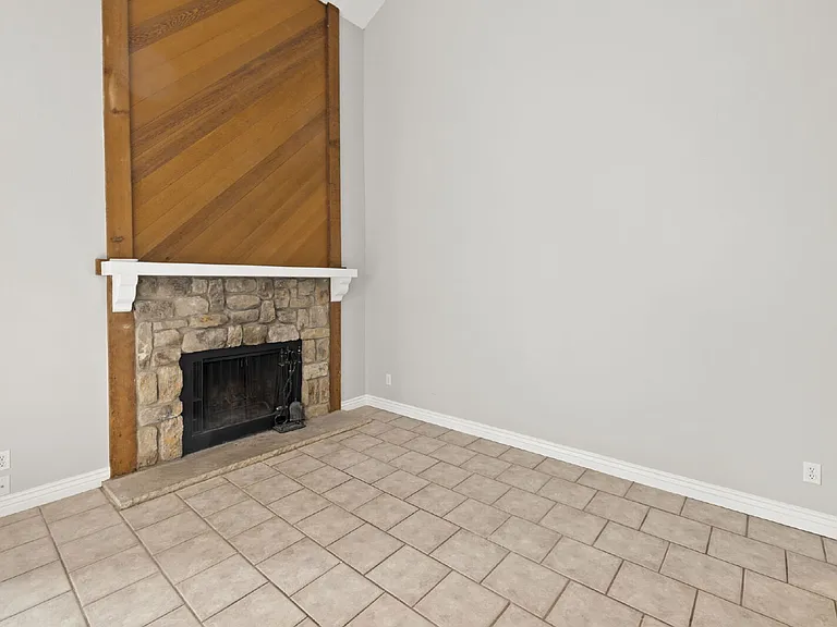 144 W Rockrimmon Blvd #302 — Photo 12
